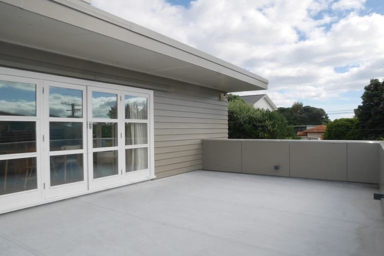 Photo of property in 18 Kirkway, Raumati Beach, Paraparaumu, 5032