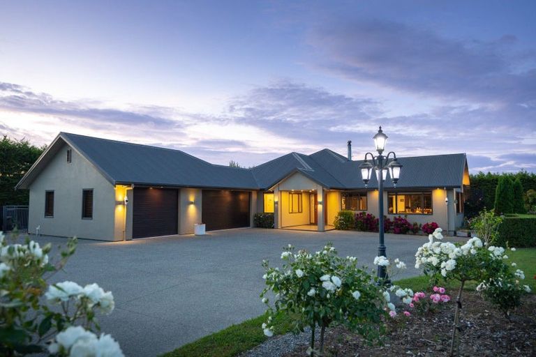 Photo of property in 7 Dobsons Lane, Kelvin Grove, Palmerston North, 4470