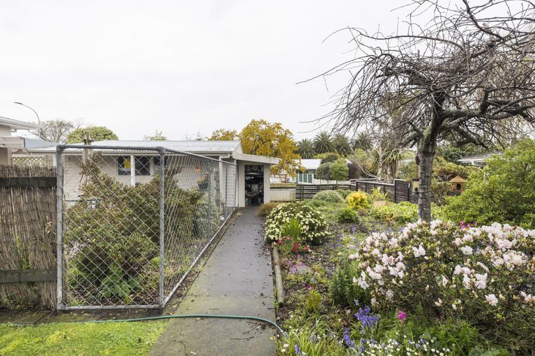 Photo of property in 64 College Street, Awapuni, Palmerston North, 4412
