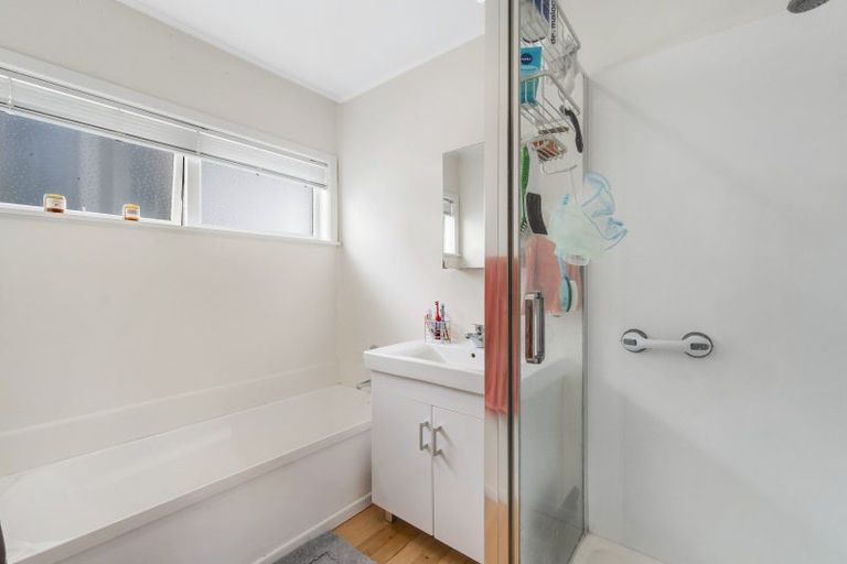 Photo of property in 11 Swan Crescent, Pakuranga, Auckland, 2010