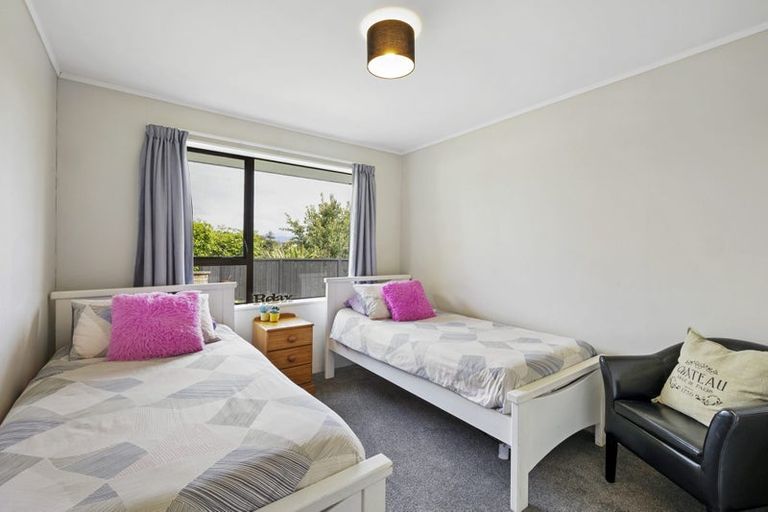 Photo of property in 13 Tamati Place, Merrilands, New Plymouth, 4312