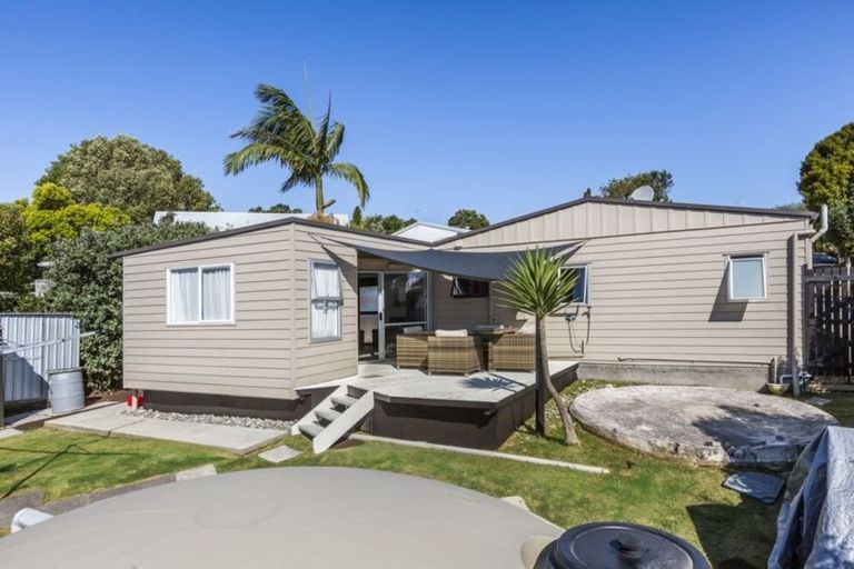 Photo of property in 39b Brian Crescent, Stanmore Bay, Whangaparaoa, 0932