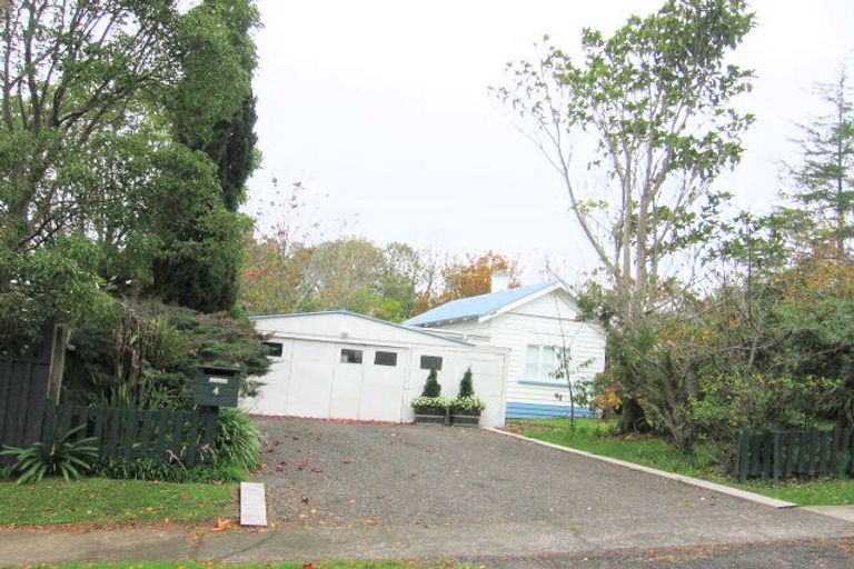 Photo of property in 4 Churchouse Road, Greenhithe, Auckland, 0632
