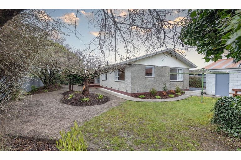 Photo of property in 13 Main North Road, Woodend, 7610