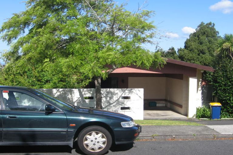 Photo of property in 4 Greendale Spur, Glenfield, Auckland, 0629
