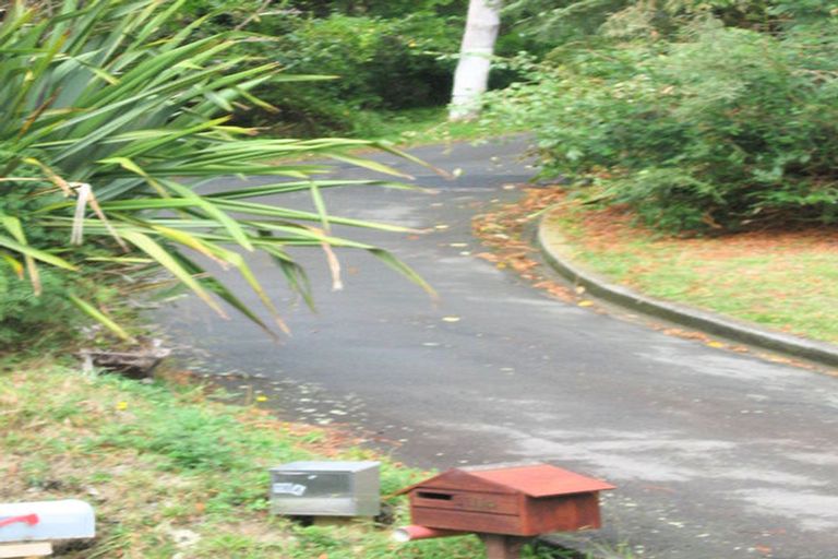 Photo of property in 112 Wyndham Road, Pinehaven, Upper Hutt, 5019