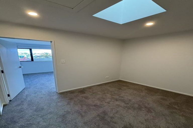 Photo of property in 2/39 Dale Crescent, Pakuranga, Auckland, 2010