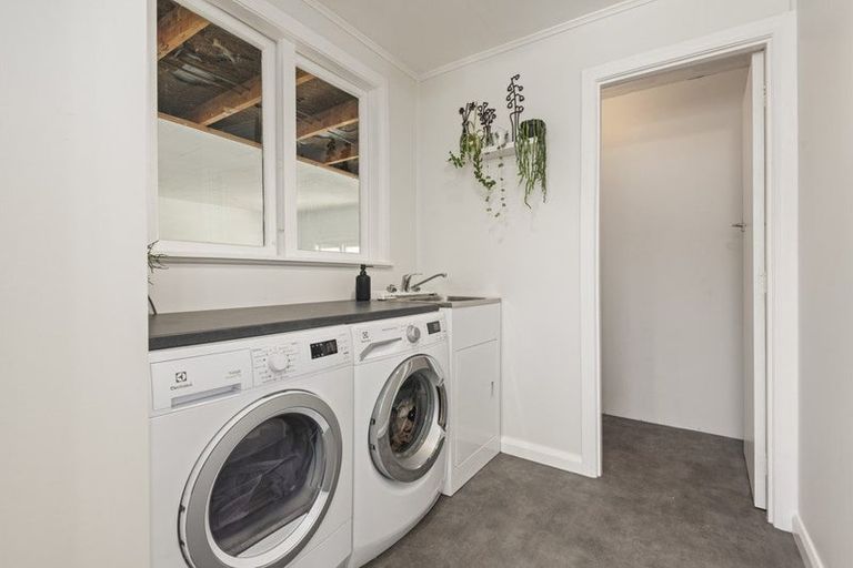 Photo of property in 82 Fairs Road, Milson, Palmerston North, 4414