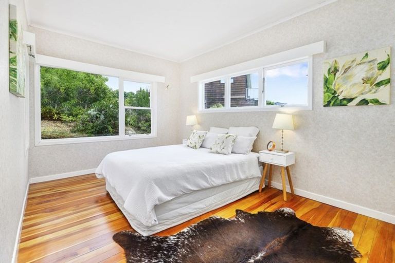 Photo of property in 25 Kahu Road, Paremata, Porirua, 5024