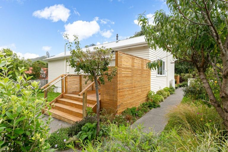 Photo of property in 64 Khandallah Road, Ngaio, Wellington, 6035