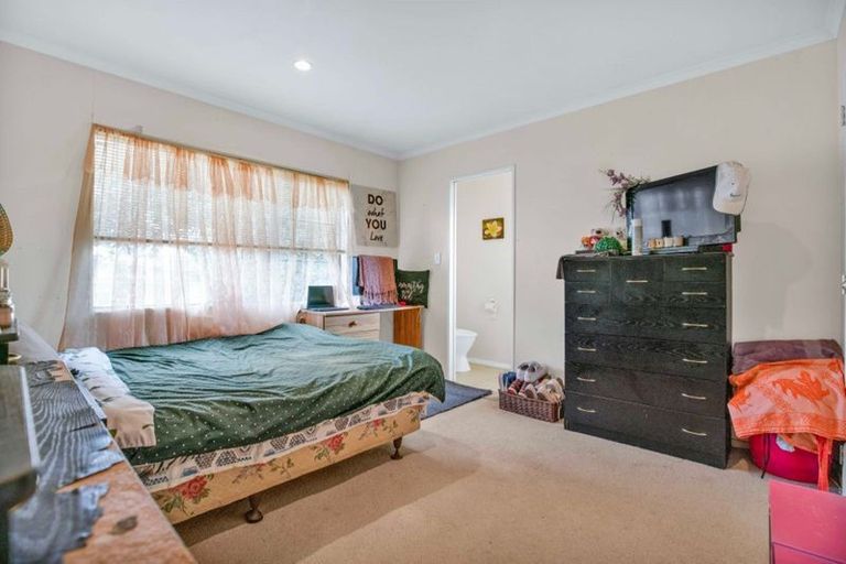 Photo of property in 17 Glenpark Place, Favona, Auckland, 2024