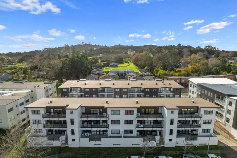 Photo of property in 7/130 Stancombe Road, Flat Bush, Auckland, 2016