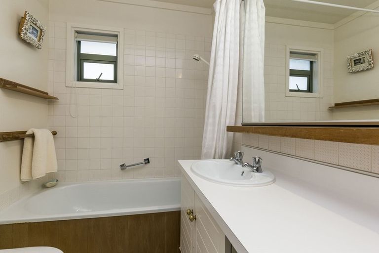 Photo of property in 9 Waikowhai Street, Ngaio, Wellington, 6035