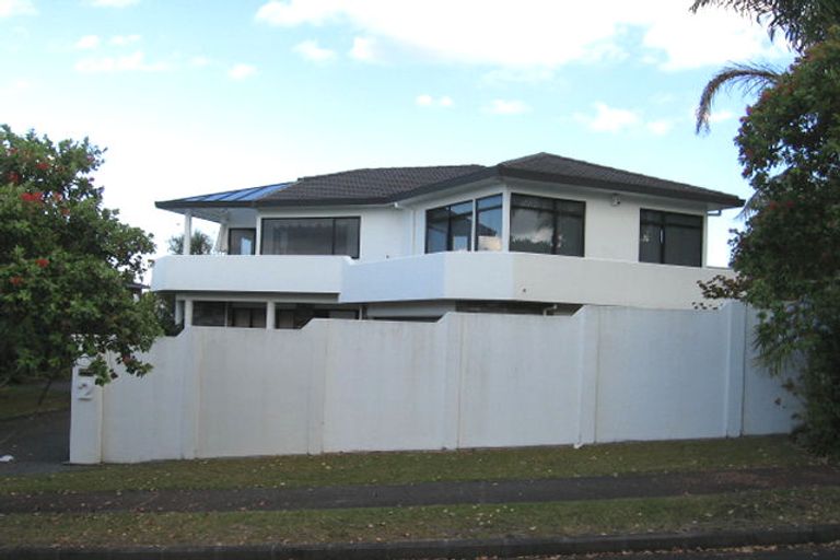 Photo of property in 4 Javelin Place, West Harbour, Auckland, 0618