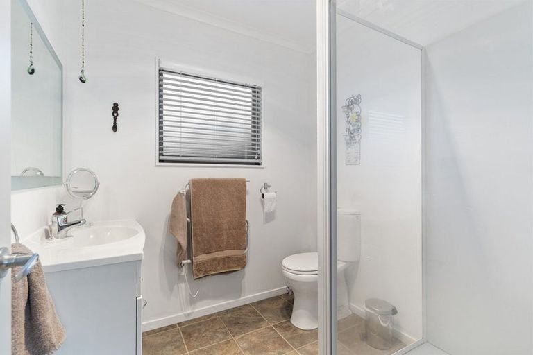 Photo of property in 13 Tararua Crescent, Carterton, 5713