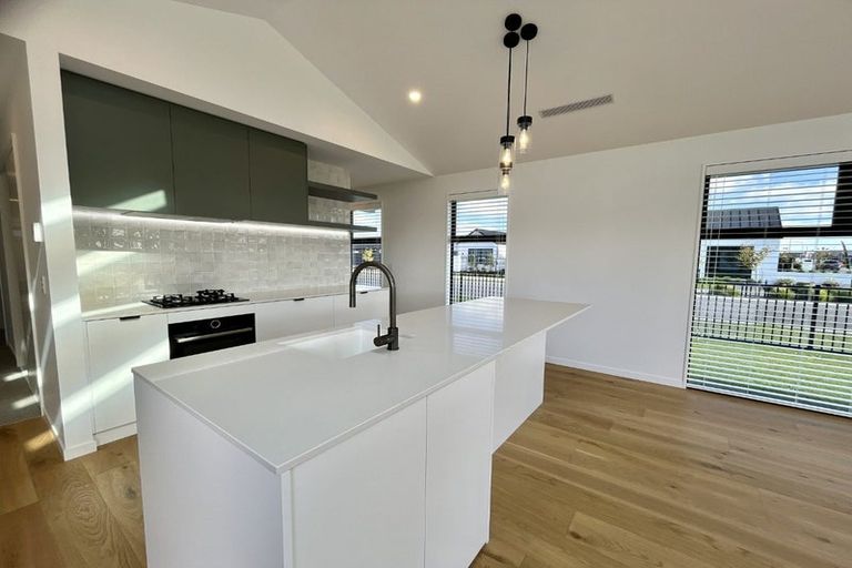 Photo of property in 16 Oriel Way, Rolleston, 7614