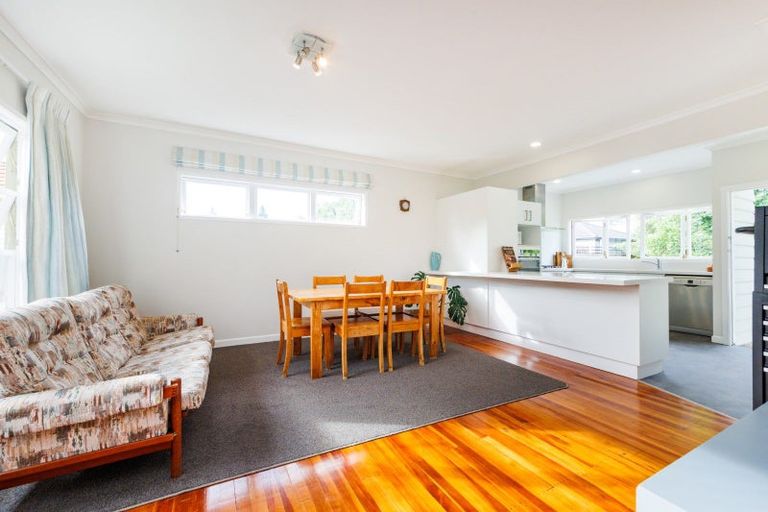 Photo of property in 17 Manawatu Street, Hokowhitu, Palmerston North, 4410