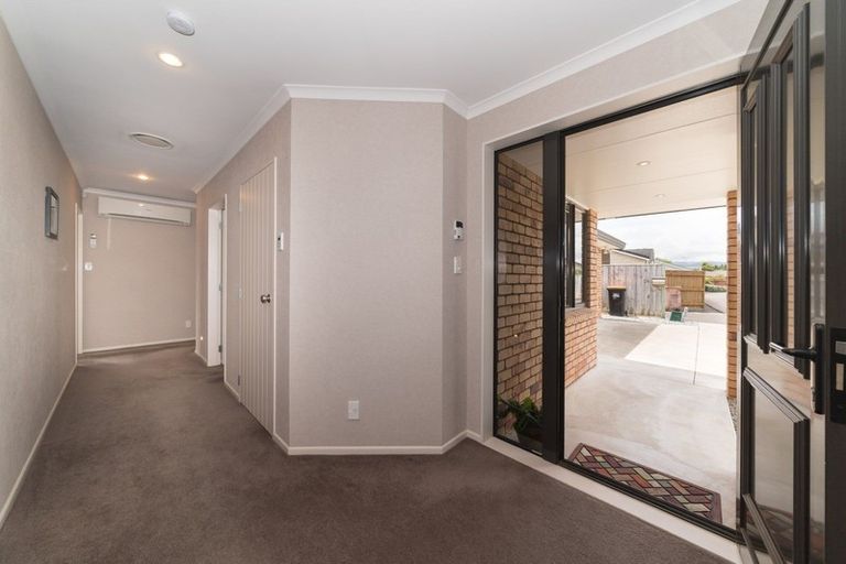 Photo of property in 10a Pegasus Place, Kelvin Grove, Palmerston North, 4414