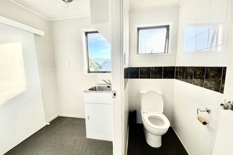 Photo of property in 15 Mon Desir Place, Manurewa, Auckland, 2102