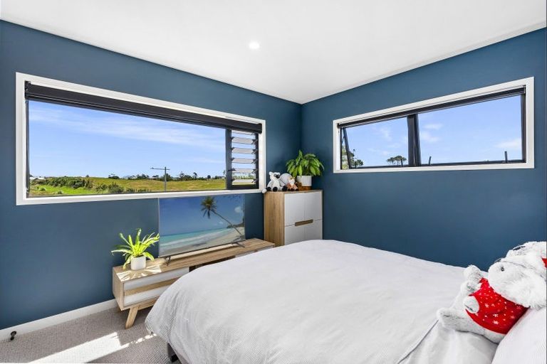 Photo of property in 12 Kuakua Close, Papamoa Beach, Papamoa, 3118