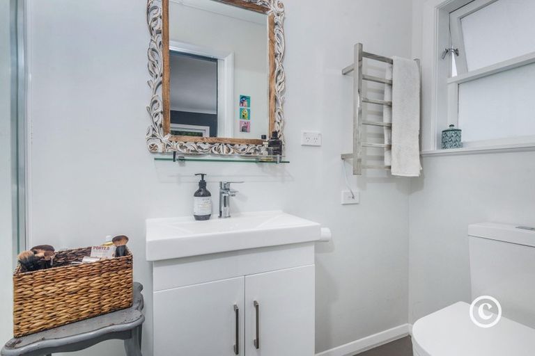 Photo of property in 28 Allen Terrace, Tawa, Wellington, 5028