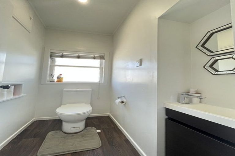 Photo of property in 41 Kiriwai Road, Paremata, Porirua, 5024