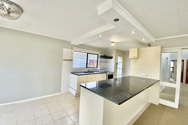 Photo of property in 109 Everglade Drive, Totara Heights, Auckland, 2105