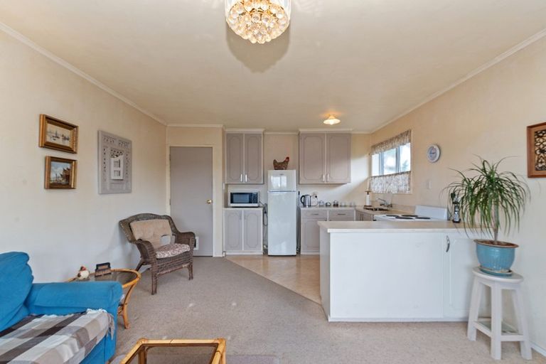 Photo of property in 2/2 Palm Court Drive, Glen Eden, Auckland, 0602