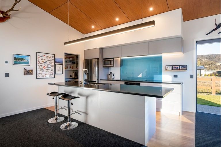 Photo of property in 37 Pounamu Avenue, Albert Town, Wanaka, 9305