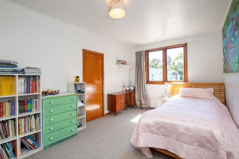 Photo of property in 323 Clifton Road, Te Awanga, 4102