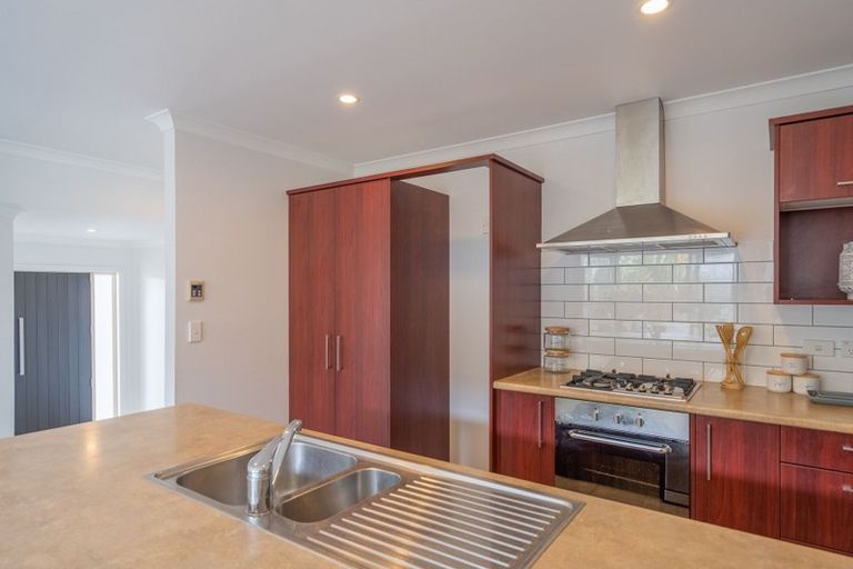 Photo of property in 20 Dusky Crescent, Aotea, Porirua, 5024