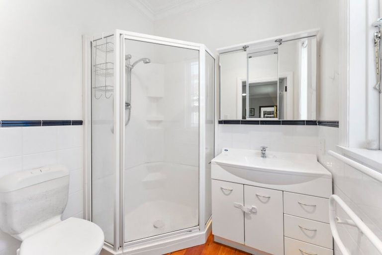 Photo of property in 154 Kings Crescent, Hutt Central, Lower Hutt, 5010