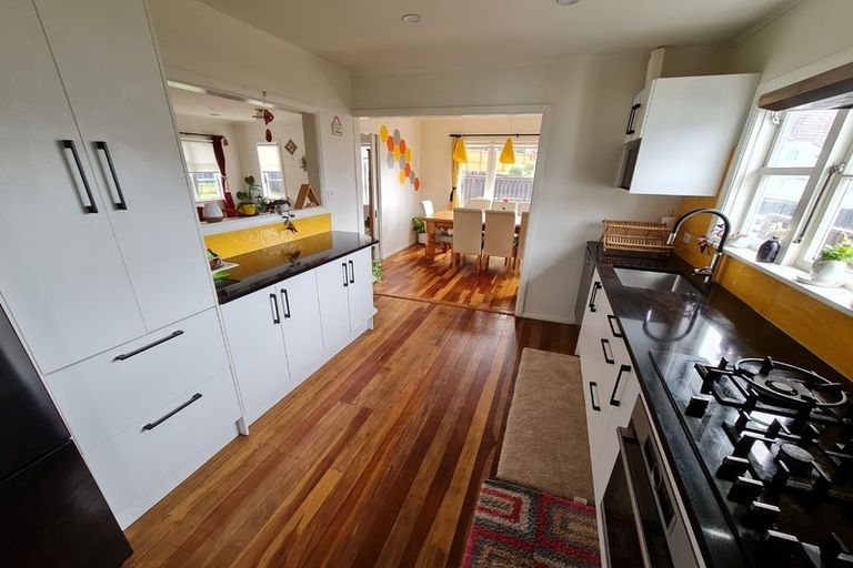 Photo of property in 5 Bledisloe Crescent, Wainuiomata, Lower Hutt, 5014