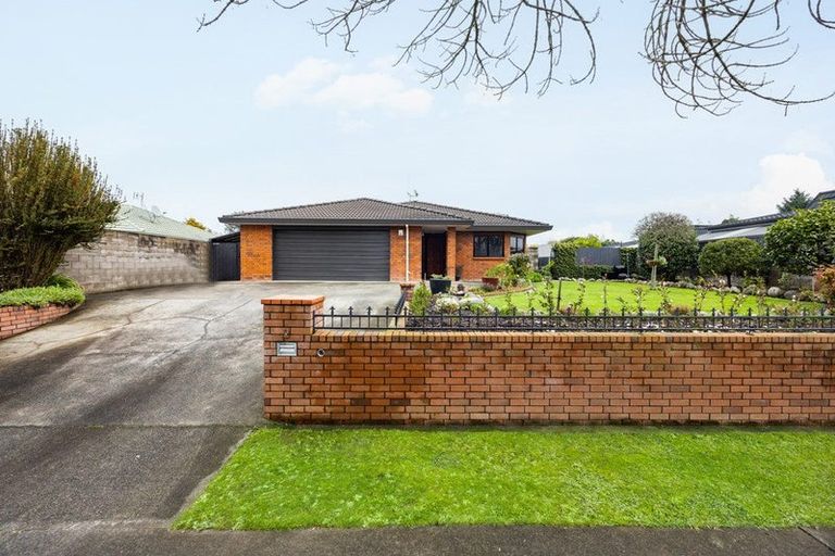 Photo of property in 2 Pascal Place, Flagstaff, Hamilton, 3210