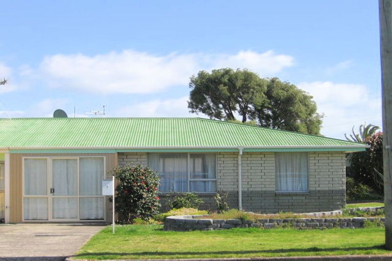 Photo of property in 2 Lachlan Avenue, Mount Maunganui, 3116