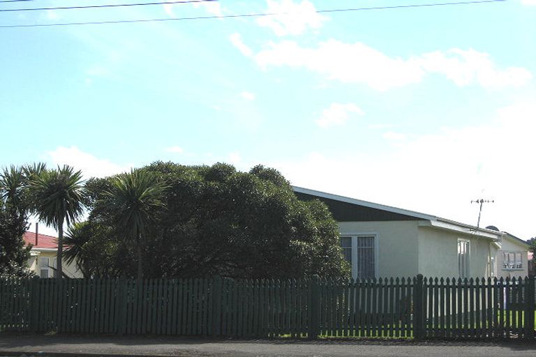 Photo of property in 144 Puriri Street, Castlecliff, Whanganui, 4501