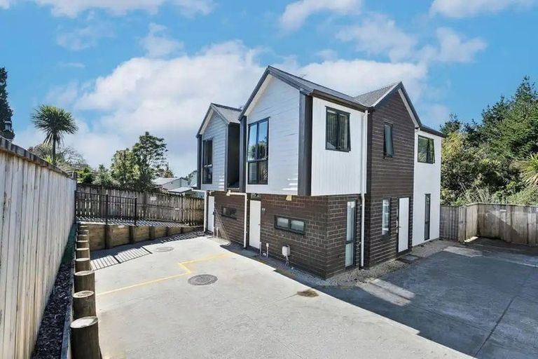 Photo of property in 60d Seymour Road, Sunnyvale, Auckland, 0612