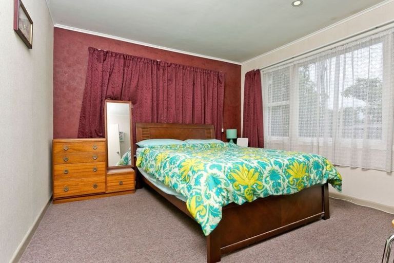 Photo of property in 672 Te Atatu Road, Te Atatu Peninsula, Auckland, 0610