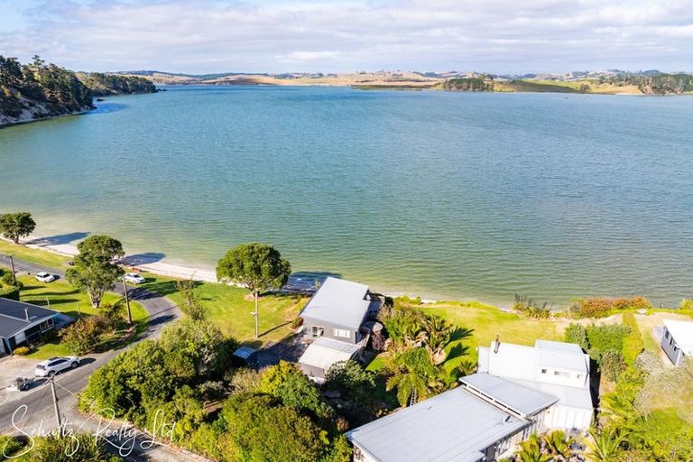 Photo of property in 1 Rigby Street, Whakapirau, 0583