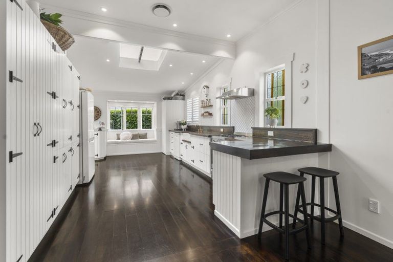 Photo of property in 63 Aramoana Avenue, Devonport, Auckland, 0624