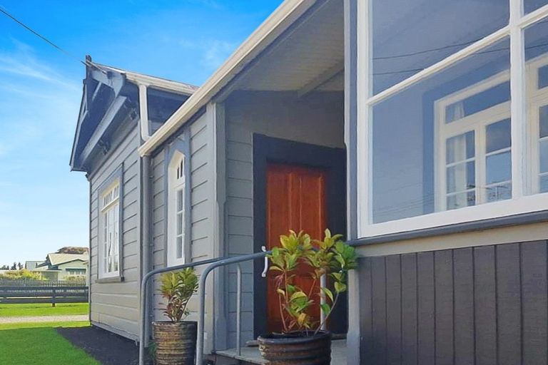 Photo of property in 10 Rira Street, Marton, 4710