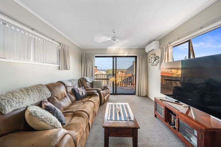 Photo of property in 16 Kowhai Avenue, Kaiaua, Miranda, 2473