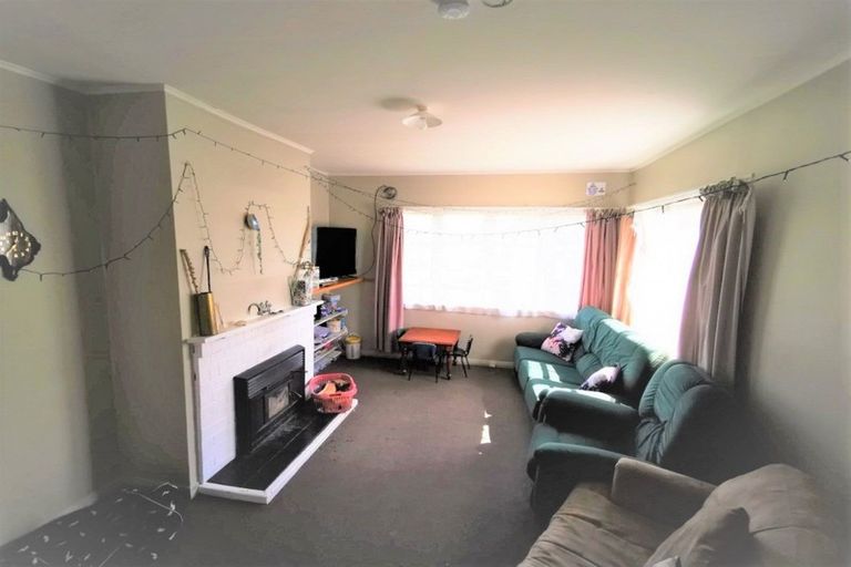 Photo of property in 15 Thyra Street, Dannevirke, 4930