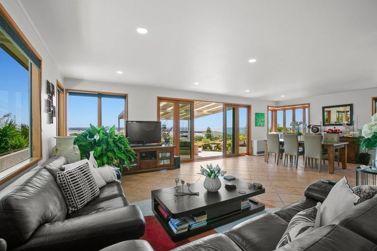 Photo of property in 46 Whiteley Street, Moturoa, New Plymouth, 4310