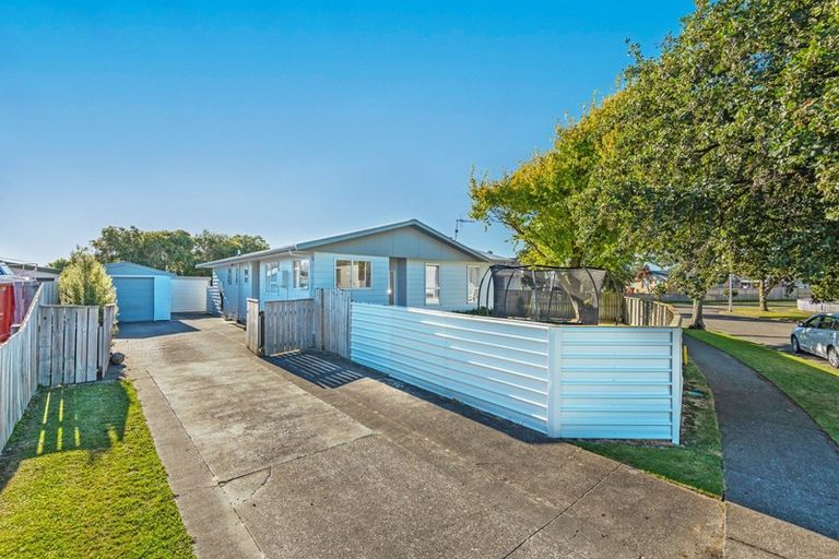Photo of property in 12 Robinson Crescent, Westbrook, Palmerston North, 4412