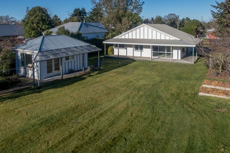 Photo of property in 16 High Street, Kirwee, Darfield, 7571