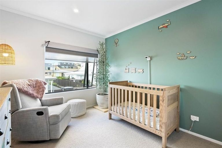 Photo of property in 31 Koura Drive, Red Beach, 0932