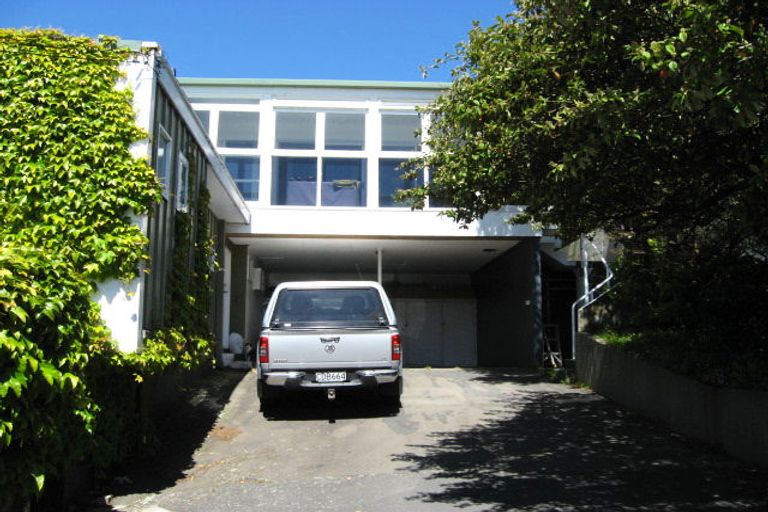 Photo of property in 1/3 Torwood Road, Khandallah, Wellington, 6035