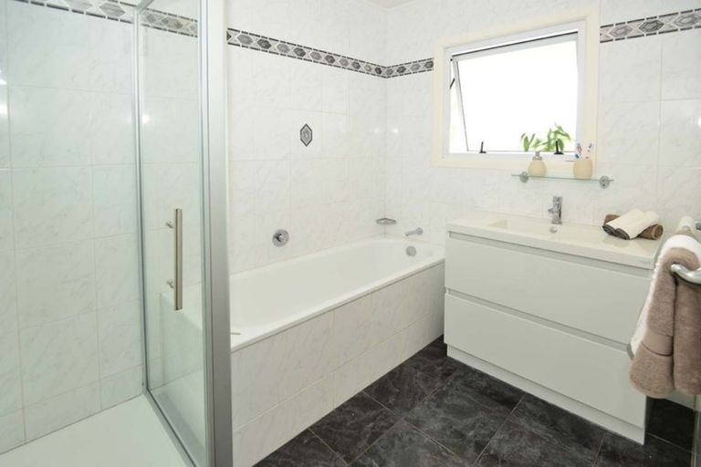 Photo of property in 103 Sunrise Avenue, Murrays Bay, Auckland, 0630