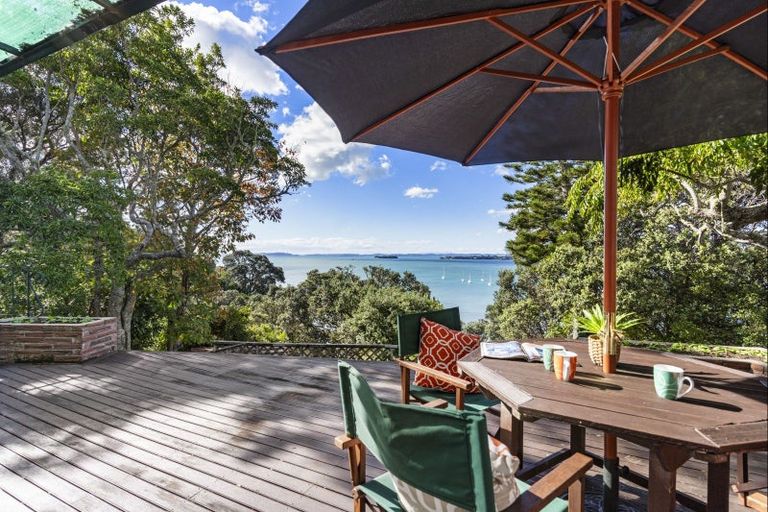 Photo of property in 16 Tui Vale Road, Shelly Park, Auckland, 2014